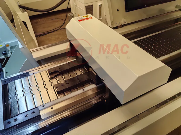 Penjepit mesin pelubang busbar CNC